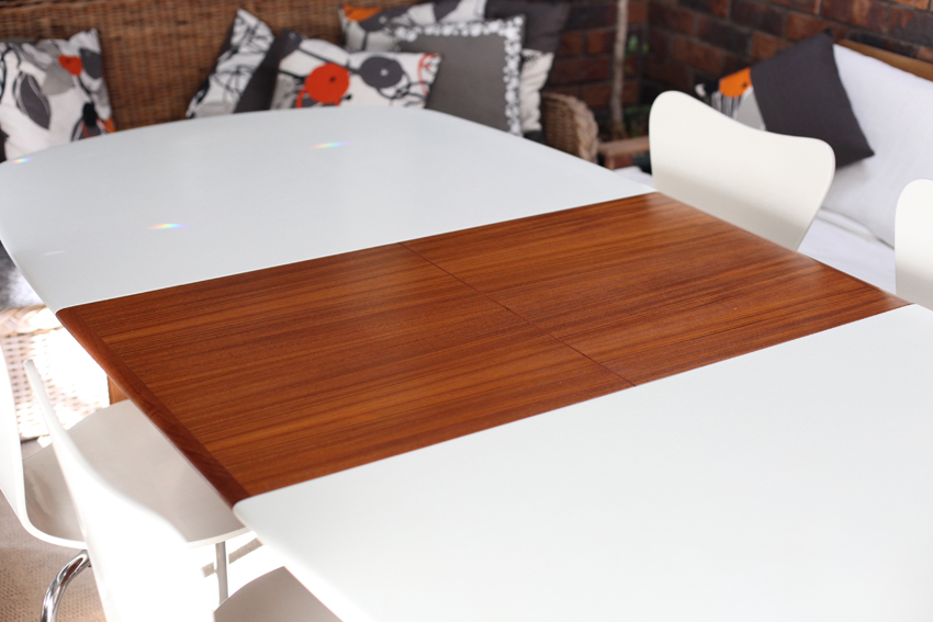 white retro table in white with veneer extension.